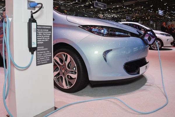 Renault ZOE EV et borne de recharge au Salon de Genève — Photo