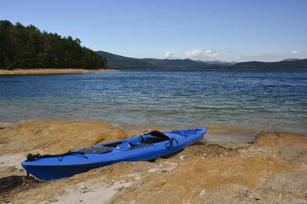 Kayak di pantai — Stok Foto