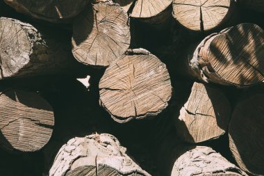 Yukarıdan doğranmış Tahta sandıklar