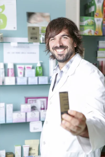 Pharmacist and the medicament — Stock Photo, Image