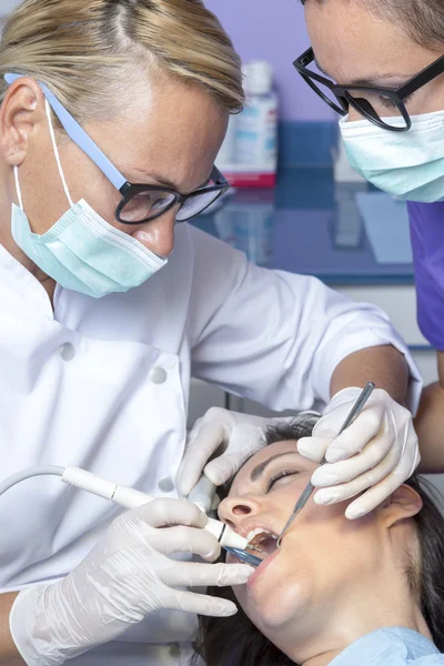 Dental cleaning — Stock Photo, Image
