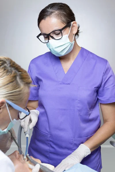 Dental clinic assistant — Stock Photo, Image