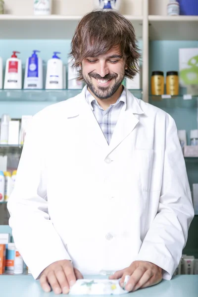 Pharmacist and medicaments — Stock Photo, Image