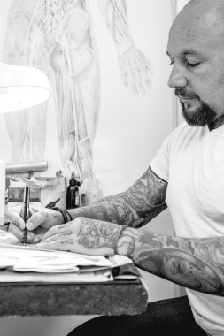 drawin genç dövme sanatçısı