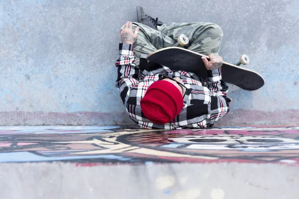 歳の男性スケーターの平面図 — ストック写真
