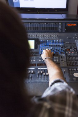 ses mühendisi Resepsiyon karıştırma bir sesi ayarlama