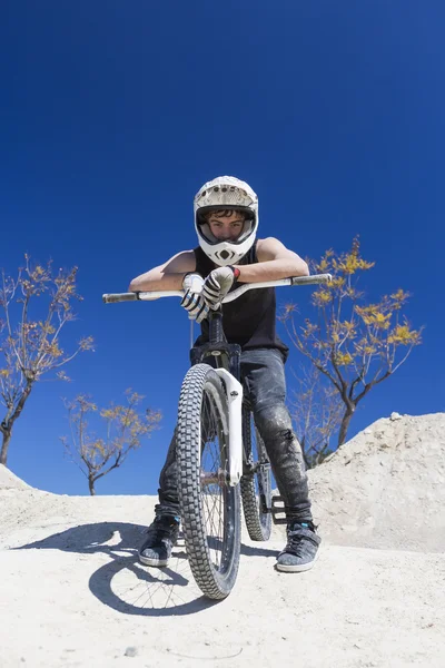 Bmx Radfahrer-Porträt — Stockfoto