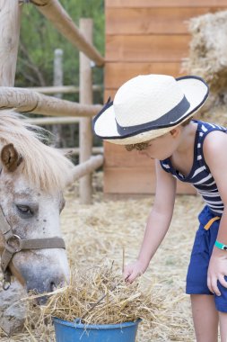 çiftlik çocuk beslenme midilli