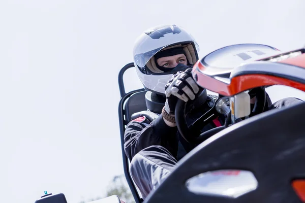 Go-kart driver on the starting line — Zdjęcie stockowe