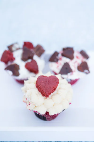 Composición de tres cupcakes para el día de San Valentín — Foto de Stock