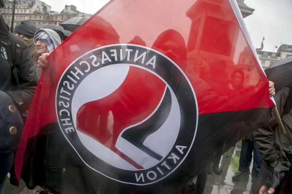 Protestujących gromadzą na Trafalgar Square — Zdjęcie stockowe