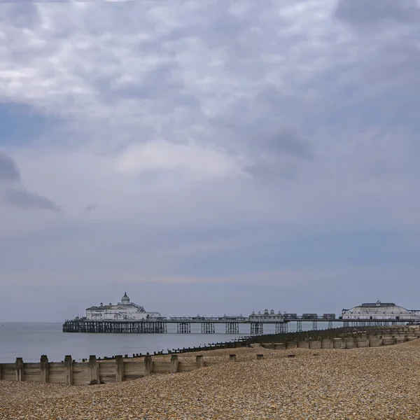 Cais em Eastbourne, East Sussex — Fotografia de Stock