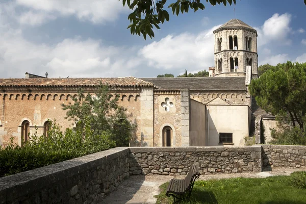 Castillo y la Iglesia en Girona, España — Foto de Stock