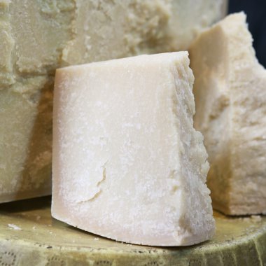 Gurme Organik Parmesan Peyniri Arkaplanda