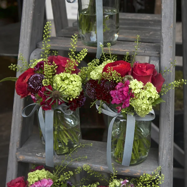 Ramo de hortensias, claveles y hortensias — Foto de Stock