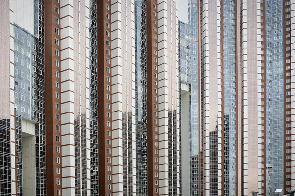 KHIMKI, RUSSIA - Şubat 2021: Yeni Khimki 'nin görüntüsü. Yeni bir modern bölgenin inşaatı. Moskova bölgesi.