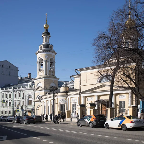 Moscou Rússia Abril 2021 Rua Solyanka Centro Histórico Cidade Igreja — Fotografia de Stock