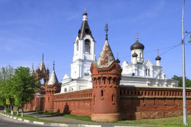 Yegoryevsk, Moskova bölgesi, Rusya - 19 Mayıs 2021, Yegoryevsk 'teki Kutsal Üçlü Mariinsky Manastırı