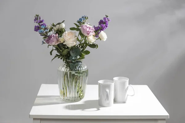 Bukett Hackelia Velutina Lila Och Vita Rosor Små Rosor Matthiola — Stockfoto