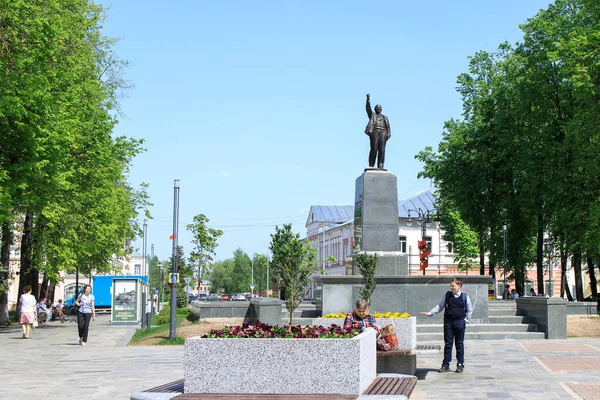 2021年5月19日 俄罗斯莫斯科地区叶格列夫斯克列宁纪念碑位于叶格列夫斯克市中心广场 — 图库照片
