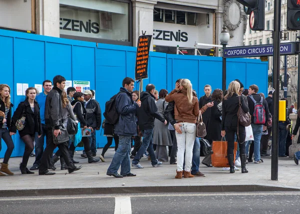 London Egyesült Királyság 2019 November Emberek Csúcsforgalomban Kelnek Úton Oxford — Stock Fotó