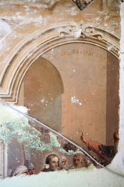 Serpukhov, Rusya - 18 Haziran 2021: Raspyatskiy Katedrali 'nin girişindeki duvarda muhafaza edilmiş freskler