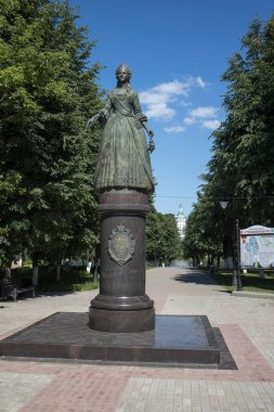 BOGORODITSK, TULA OBLAST, Rusya - 25 HAZİRAN 2021. Rus İmparatoriçesi Büyük Catherine Anıtı