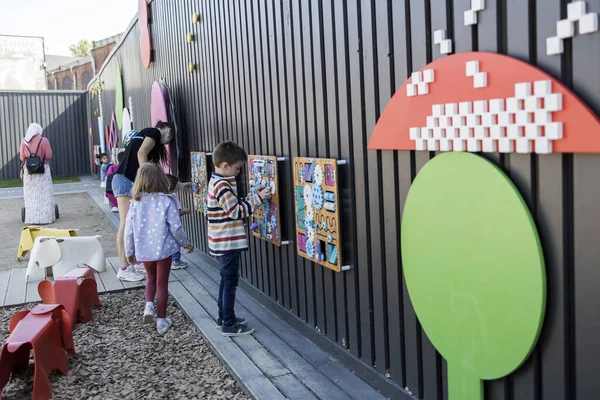 Sint Petersburg Rusland Augustus 2021 Kinderen Spelen Speeltuin Met Een — Stockfoto