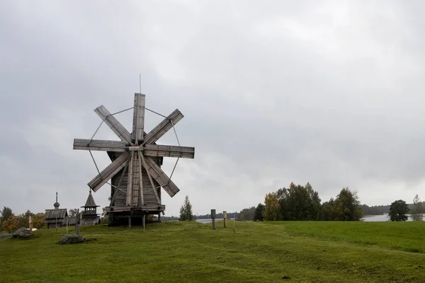 Karelia Eylül 2021 Kizhi Adasındaki Geleneksel Rus Değirmeni Karelia Rusya — Stok fotoğraf