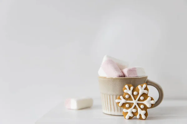 Composición Navidad Año Nuevo Con Cacao Galletas Jengibre Decoraciones Navideñas —  Fotos de Stock