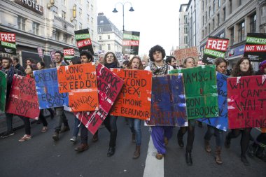 Londra'daki Öğrenci protesto