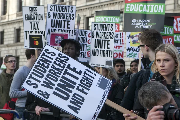 Estudiantes protestan en Londres —  Fotos de Stock