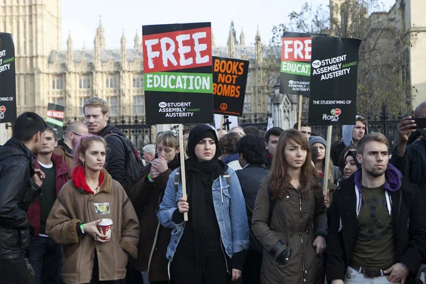 在伦敦的学生抗议活动 — 图库照片