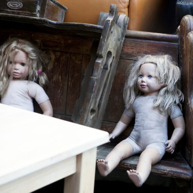 Bit pazarı üzerinde Vintage oyuncak bebek