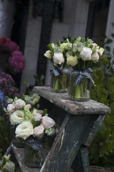 Ramo de rosa blanca y rosa — Foto de Stock