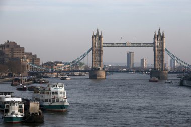 Londra Kule Köprüsü