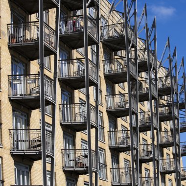 bir cephe bir yapının parçası