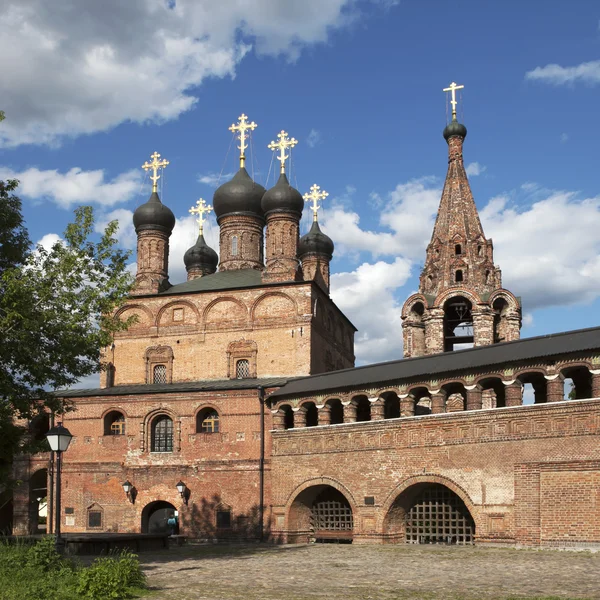 モスクワ, ロシア連邦 - 2015 年 6 月 9 日: Krutitsy 家父長的ポドヴォリエ、13 世紀後半に、ロシアのモスクワに設立 — ストック写真
