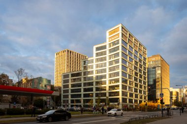 Varşova, Polonya, 12 Ekim 2025, Warszawskie kompleks binası, Varşova, Polonya, 58 Grzybowska Caddesi, Wola bölgesi