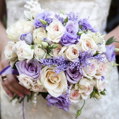 Düğün buket gül ve lisianthus