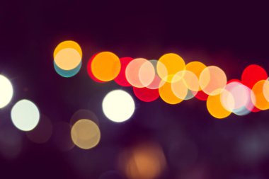 Koyu bir arkaplan karşısında Bokeh rengi