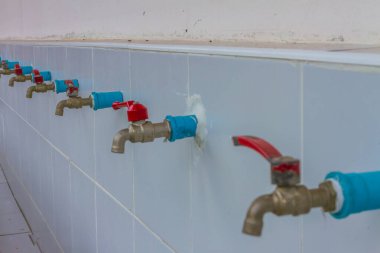 Musluk satırı kamu malı arkaplanıdır