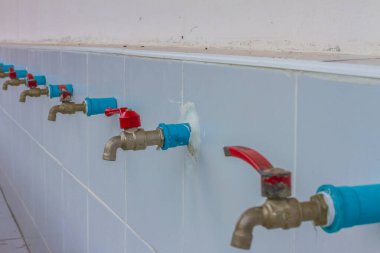 Musluk satırı kamu malı arkaplanıdır