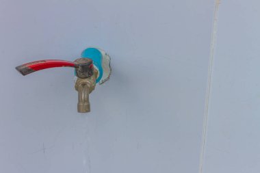 Musluk satırı kamu malı arkaplanıdır