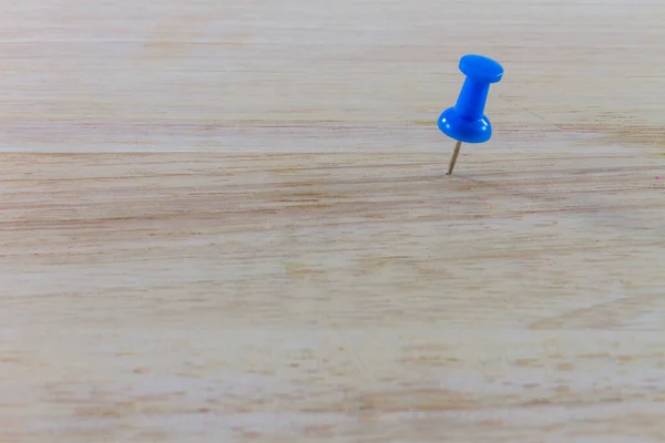 Blaue Nadel Auf Dem Holzgrund — Stockfoto