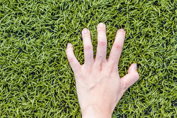 Chica Mano Fútbol Campo Hierba Fondo — Foto de Stock