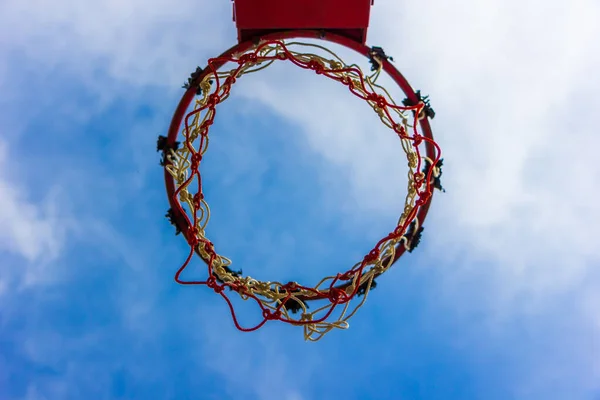 Dřevěný Basketbalový Koš Při Západu Slunce — Stock fotografie