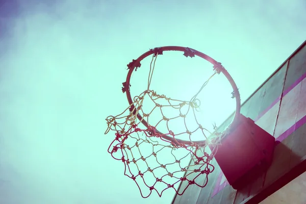 Dřevěný Basketbalový Koš Při Západu Slunce — Stock fotografie