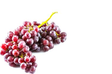 Beyaz arka planda kırmızı üzüm, meyve