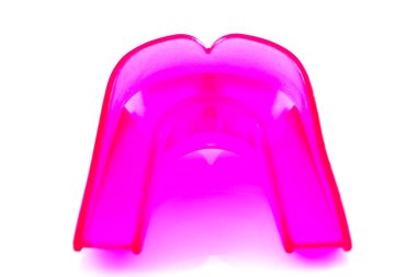 Giddaa Isırık Özel Uyumlu Ağız Koruyucusu beyaz arka planda renkli ağız koruyucusu